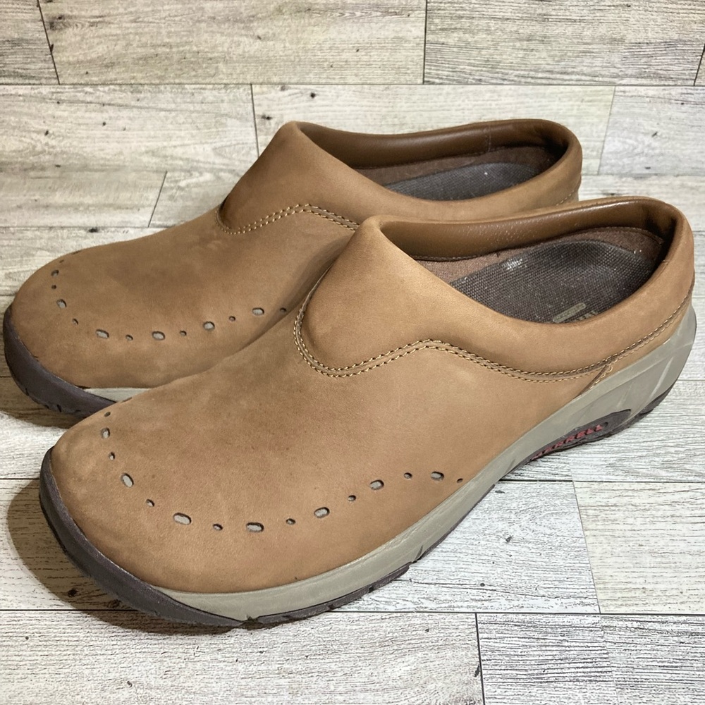 Womens Merrell Grip Beige Tan Suede Slip On Loafers Size 8 Shoes